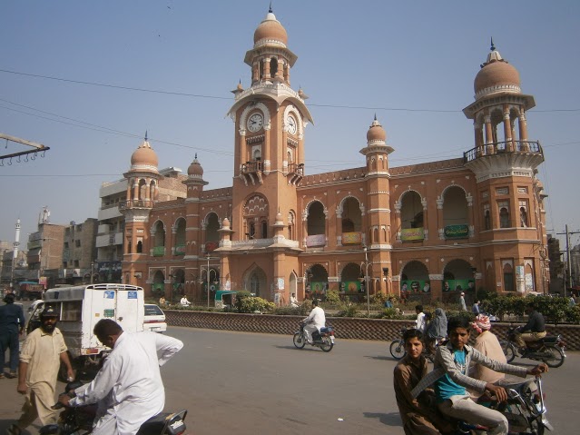 9 Multan - the Clock tower ( example of colonial architecture)