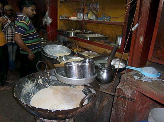 10.1 The milk shops opens only from 7 to 12 pm. For most of the Indians drinking a cup of hot milk before going to bed is a deeply rooted habit. The cup of milk is served with a spoon of cream
